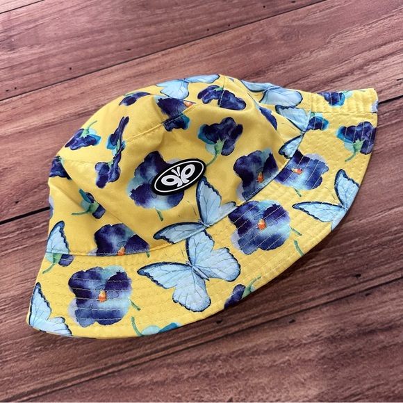 Petals and Peacocks yellow bucket hat with 90s floral butterfly motif - Picture 5 of 7